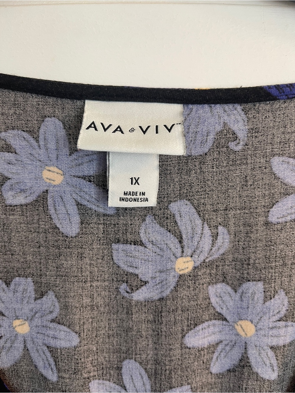 Ava & Viv Black & Blue Floral Button-Front Midi Dress - Picture 2 of 8